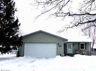 121 Tennessee Ave, Elyria, OH 44035