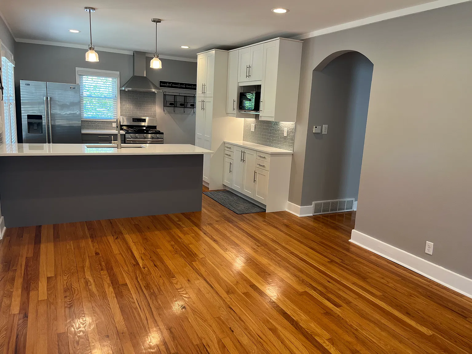 3 bed, 1400 sqft, $1,800 — Photo 1