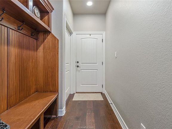 4th image of 4311 Hadleigh Ln