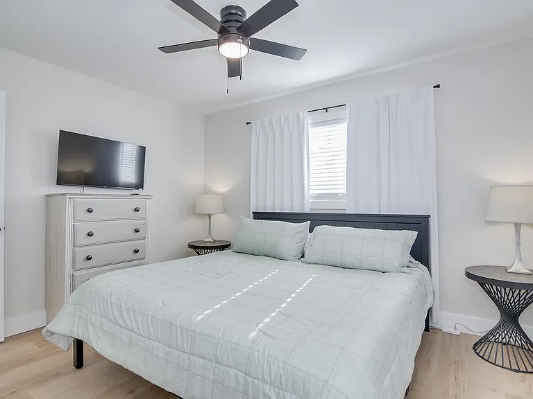 313 Marshall St — Photo 3