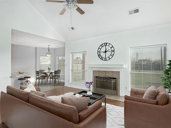 2nd image of 1903 Lafayette Ln