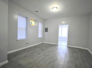 482 S 17th St #2R, Newark, NJ 07103