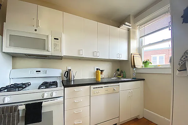1 bed, 1.0 bath, 550 sqft, $2,200 — Photo 3