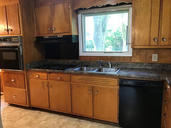 5th image of 811 Elliott Dr