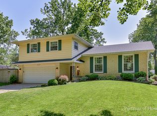 2113 Midhurst Rd, Downers Grove, IL 60516