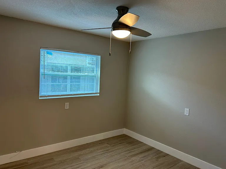 2502 Bay Blvd #1 — Photo 14