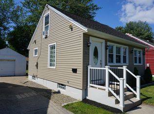 30 Riverview Pl, Buffalo, NY 14210