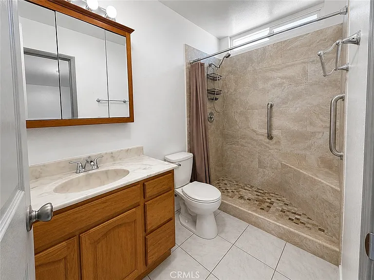 8521 Saint Belmont #B — Photo 5