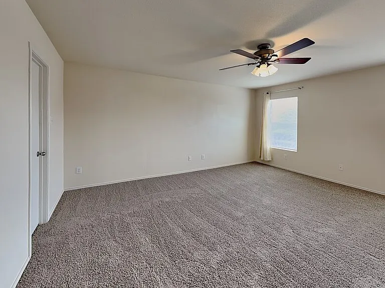708 Moss Glen Trl — Photo 8