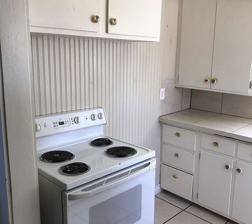 1st image of 205 Jefferson Ave NW