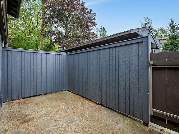 3rd image of 23931 NE Treehill Dr