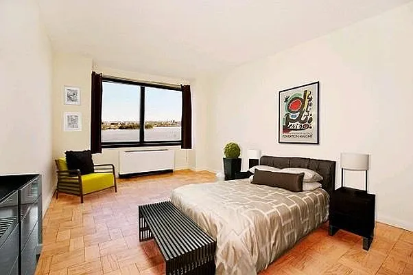 Rented by RELO REDAC INC. | media 3