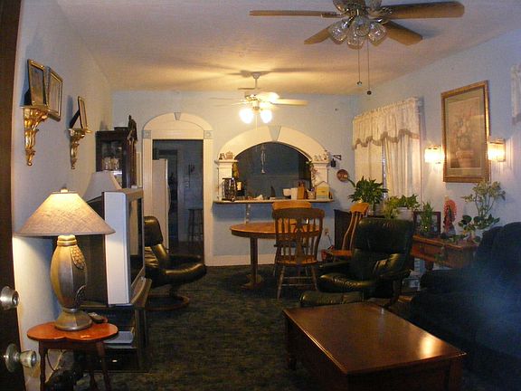 Large den and dining combo room