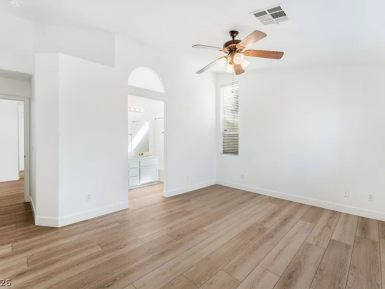 9724 Panorama Cliff Dr — Photo 19