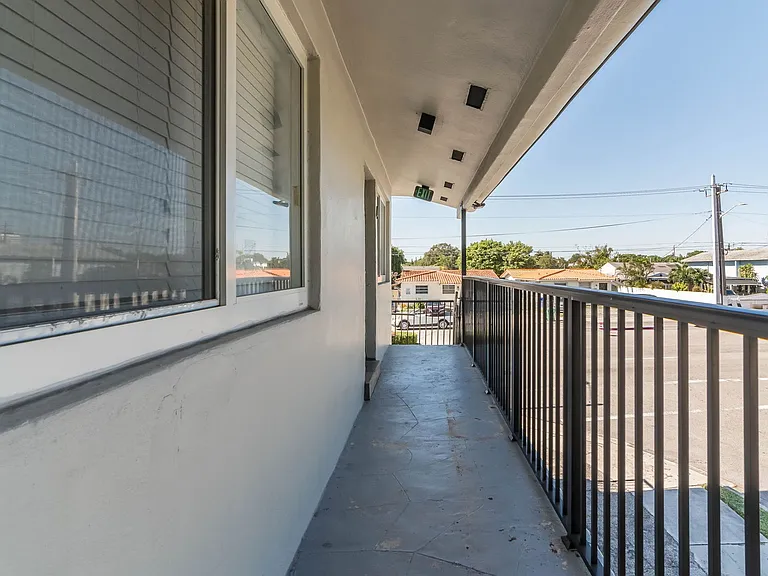 2190 SW 14th Ter — Photo 21