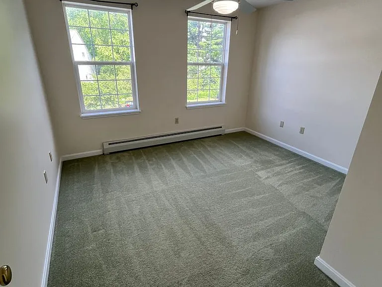 58 Stonington Cir — Photo 34
