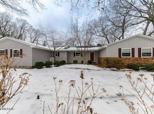 4047 Quainton Rd, Muskegon, MI 49441
