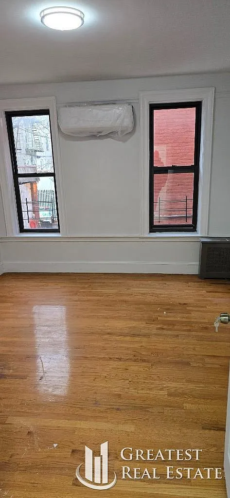 212 East 52nd Street — Photo 3