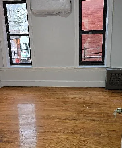 212 E 52nd St #1R — Photo 3