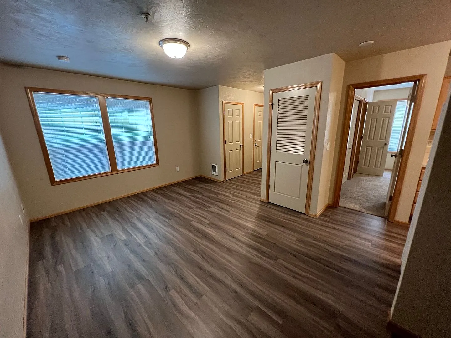10th St. 11 Plex — Photo 4
