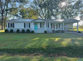 1042 Oakland Dr, Gadsden, AL 35901