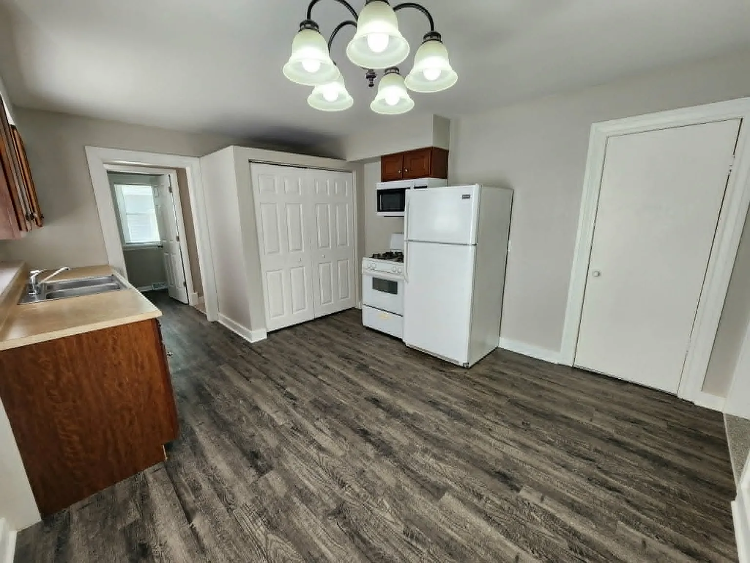 3 bed, 1009 sqft, $1,500 — Photo 4