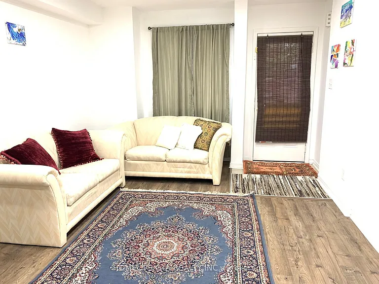 92 Todhunter Cres — Photo 11