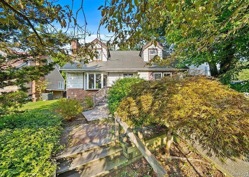 228 Oakwood Rd