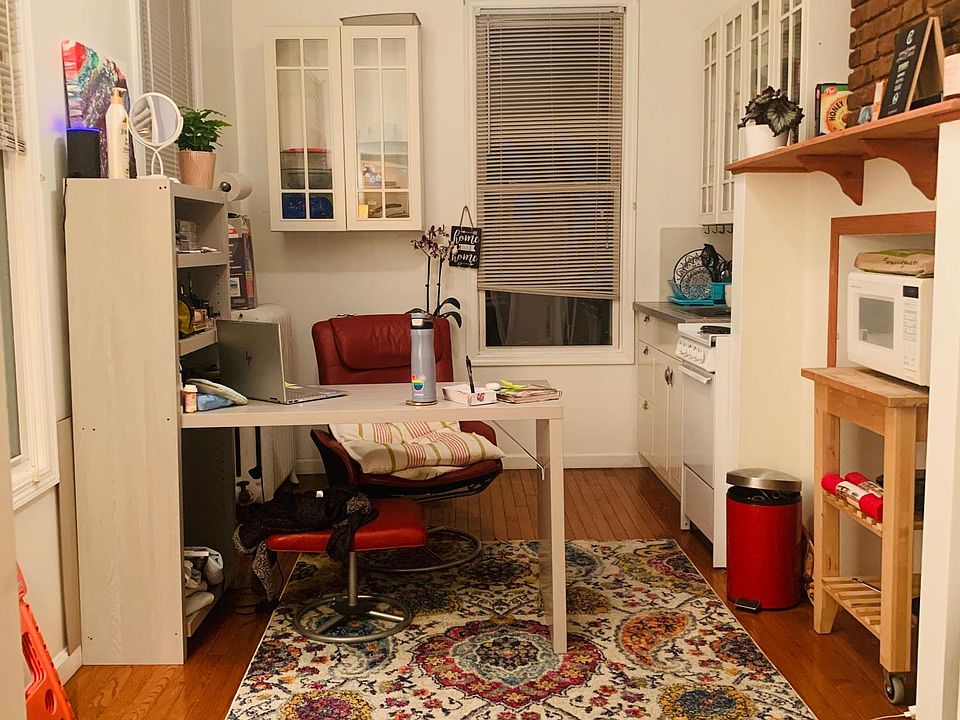 2nd image of 310 Webster Ave #2R