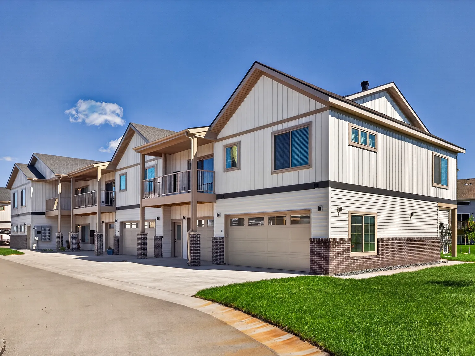 Autumn Townhomes — Photo 2