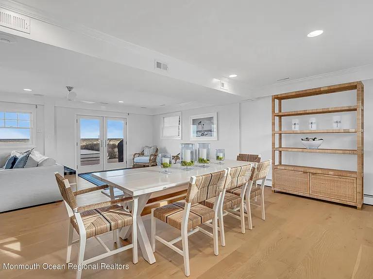 706 Morven Ter — Photo 49