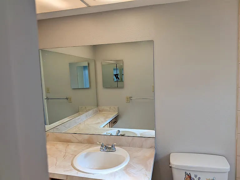 8206 Dedham Dr — Photo 11