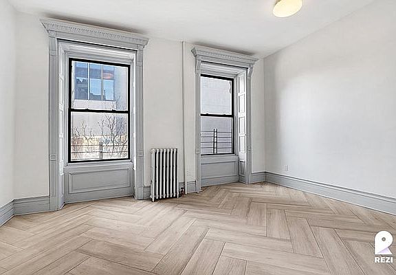4th image of 163 W 126th St #2A