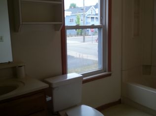 98 Mill St, Putnam, CT 06260