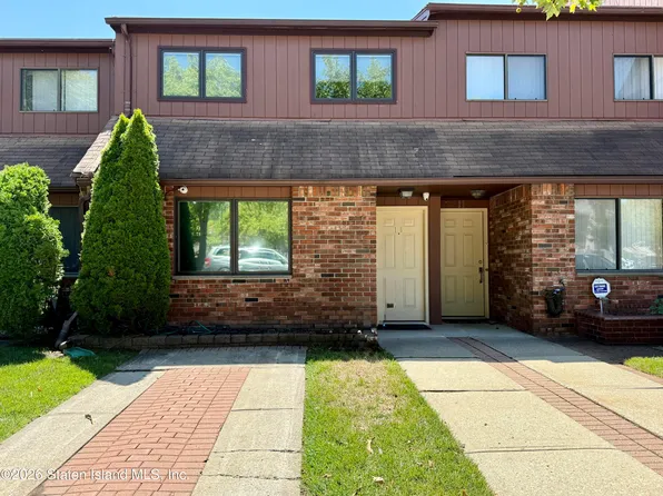 15 Gateway Dr, Staten Island, NY 10304