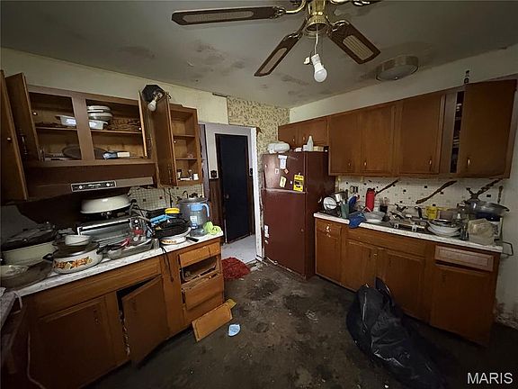 4th image of 8 Cimmaron Dr