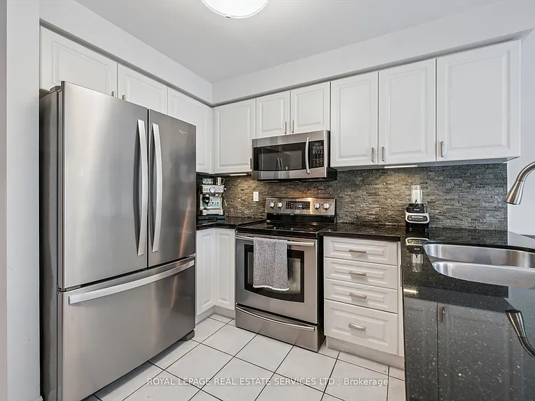 2485 Wooden Hill Cir — Photo 12