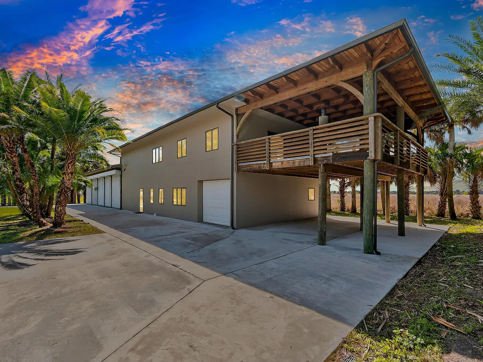 3 bed, 4.0 bath, 3500 sqft, $5,000 — Photo 3