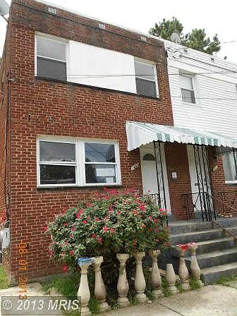 1809 Longfellow St photo 1