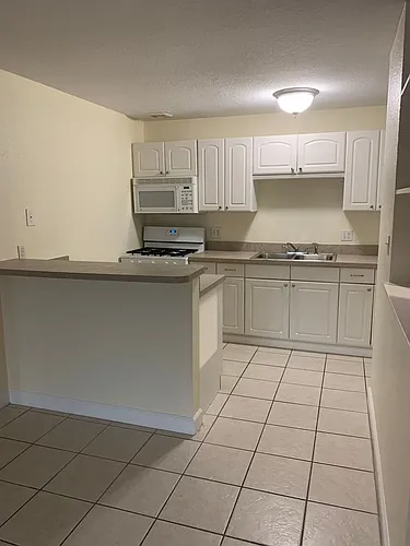 1700 SW 16th Ct Photo 1