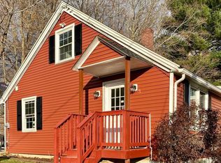 24 Simpson St, Sturbridge, MA 01566