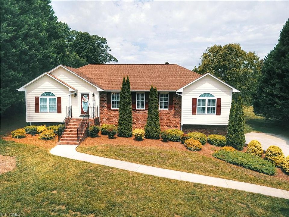 1st image of 175 Loblolly Ln