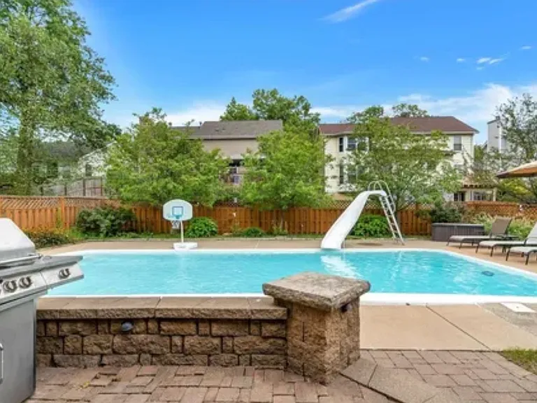 989 Oakwood Farms Ln — Photo 28