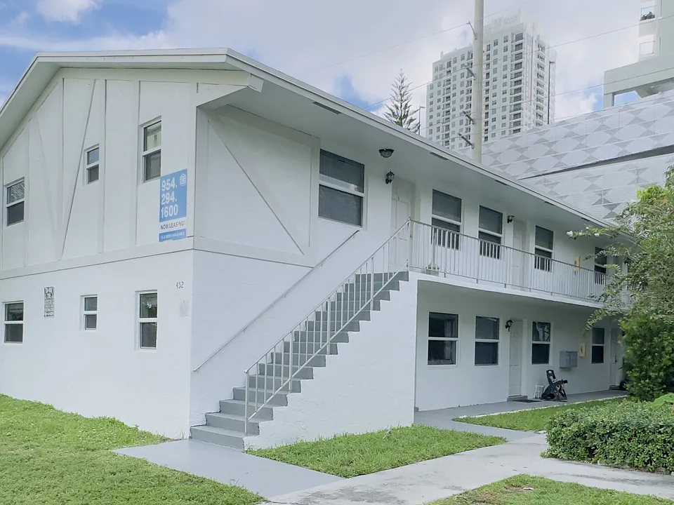 452 SW 4th Ave