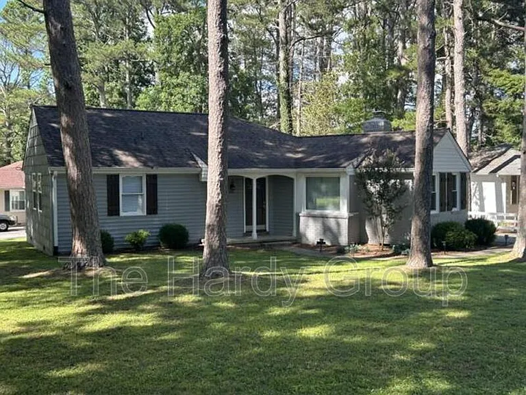 934 McKellar Dr — Photo 13