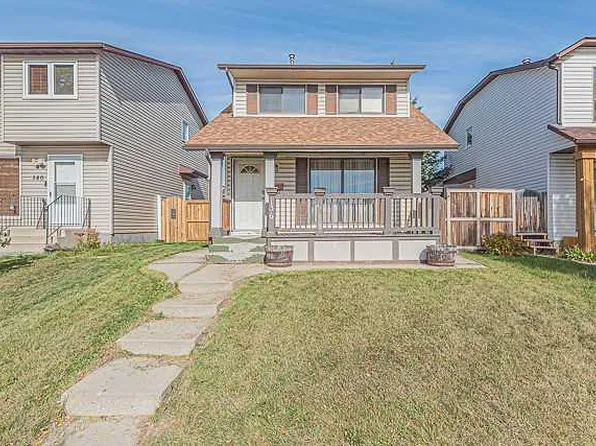 136 S Castleridge Dr NE, Calgary, AB T3J 1Y8