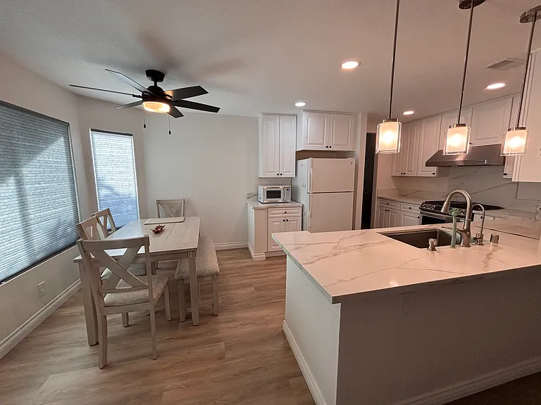 2209 Canyon Dr — Photo 9