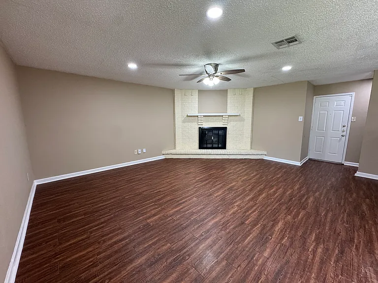 17519 Poppy Trails Ln — Photo 2