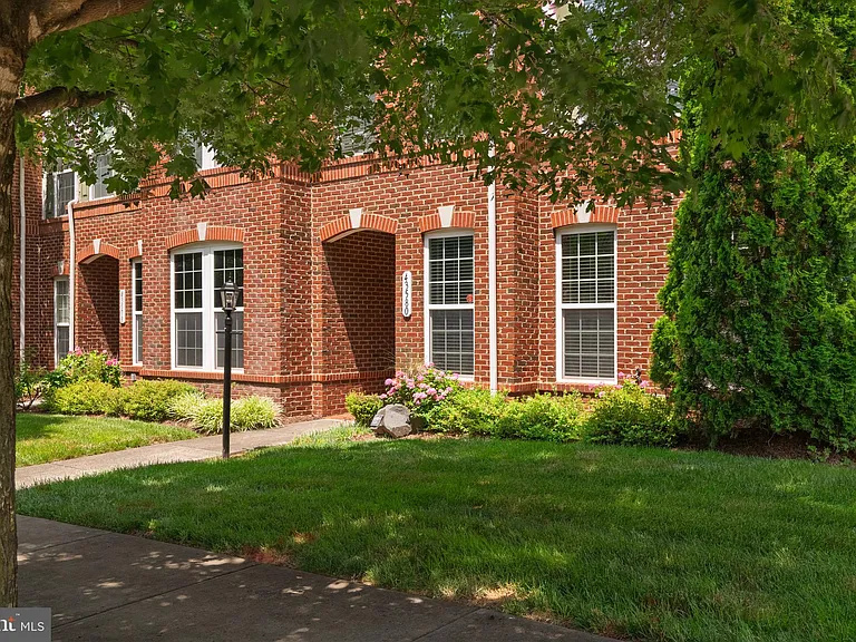 43580 Popes Creek Sq — Photo 53