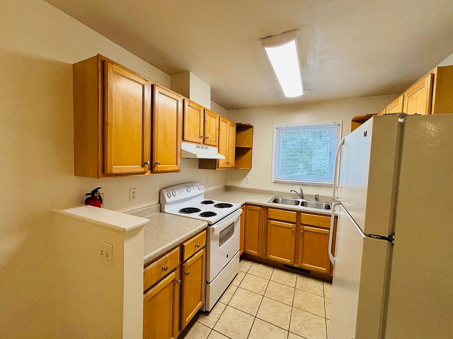 3 Bedroom, 2.5 Bath Duplex — Photo 4
